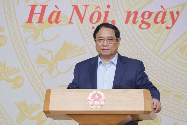 Thủ tướng: Nêu cao tinh thần trách nhiệm, chỉ bàn làm, không bàn lùi để đẩy mạnh chuyển đổi số, phát triển thương mại điện tử